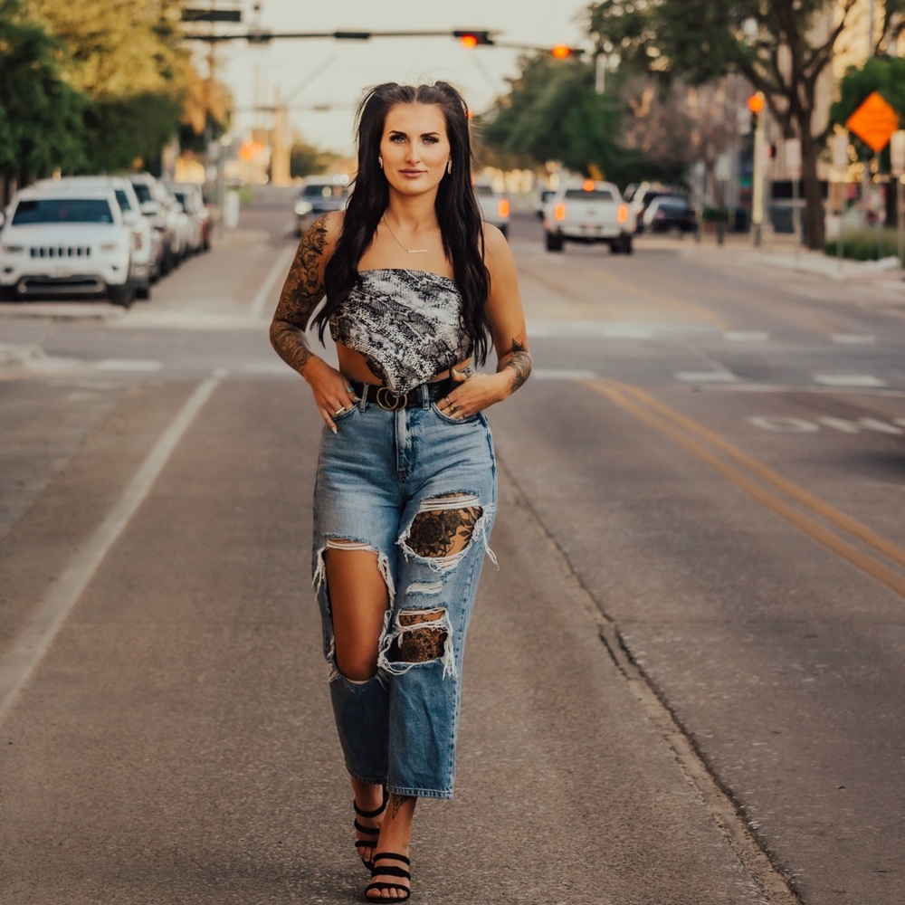 Meet your Posher, Delaney